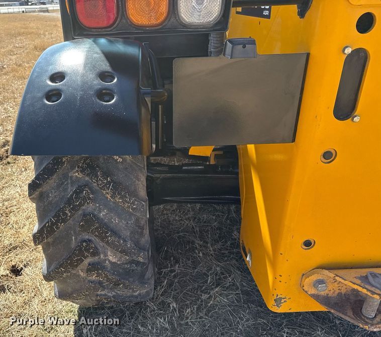 image for item DO2665 2014 JCB 527-58 AG telehandler