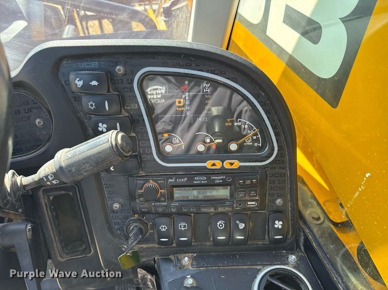 image for item DO2665 2014 JCB 527-58 AG telehandler