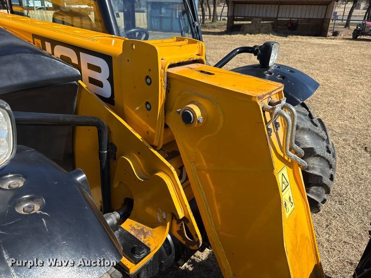 image for item DO2666 2014 JCB 527-58 AG telehandler