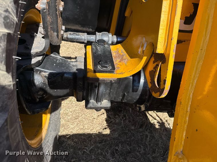 image for item DO2666 2014 JCB 527-58 AG telehandler