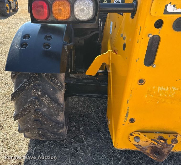 image for item DO2666 2014 JCB 527-58 AG telehandler