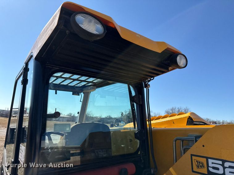 image for item DO2666 2014 JCB 527-58 AG telehandler
