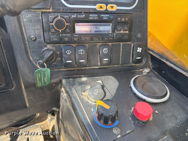 image for item DO2666 2014 JCB 527-58 AG telehandler