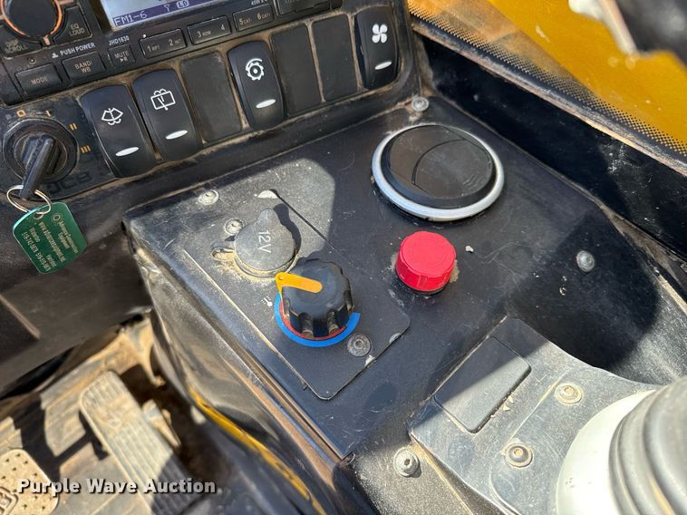 image for item DO2666 2014 JCB 527-58 AG telehandler