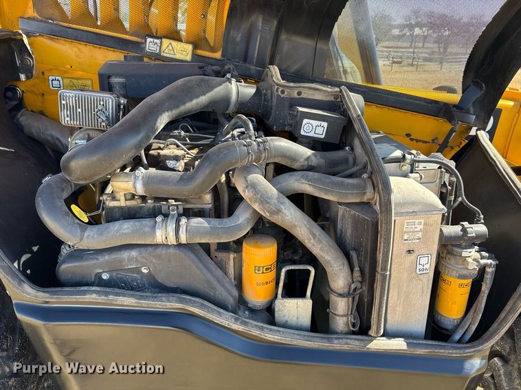 image for item DO2666 2014 JCB 527-58 AG telehandler