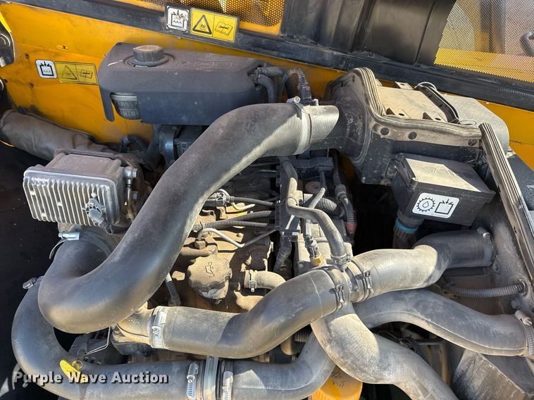 image for item DO2666 2014 JCB 527-58 AG telehandler