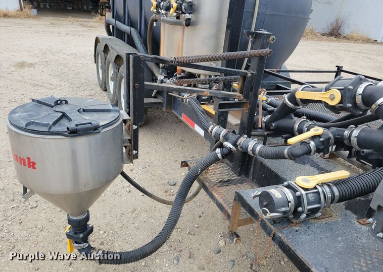 image for item DP5687 2014 JD Skiles Co. chemical mixing trailer