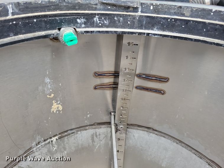 image for item DP5687 2014 JD Skiles Co. chemical mixing trailer