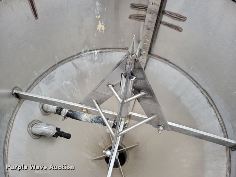 image for item DP5687 2014 JD Skiles Co. chemical mixing trailer