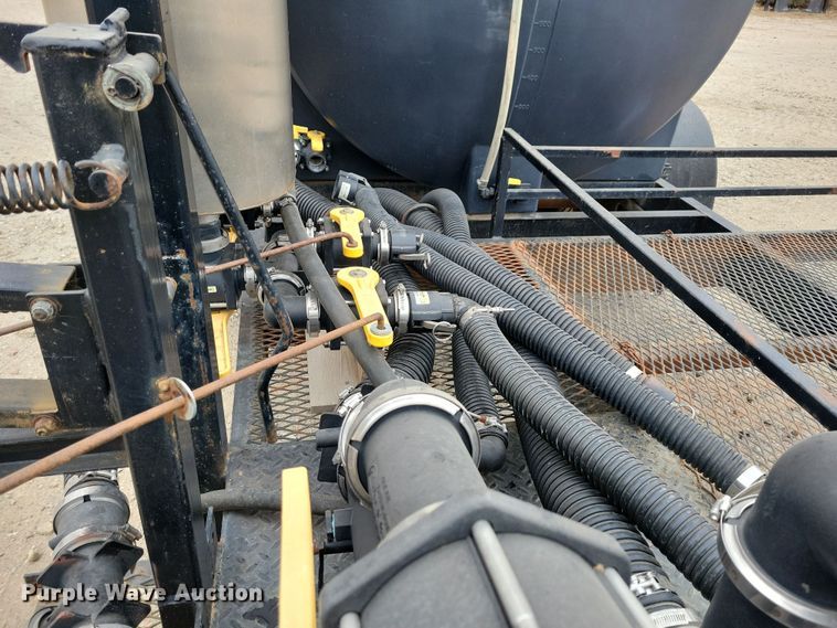 image for item DP5687 2014 JD Skiles Co. chemical mixing trailer