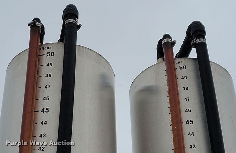 image for item DP5687 2014 JD Skiles Co. chemical mixing trailer