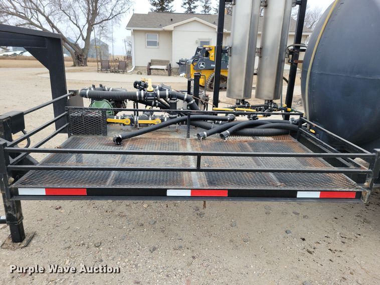 image for item DP5687 2014 JD Skiles Co. chemical mixing trailer