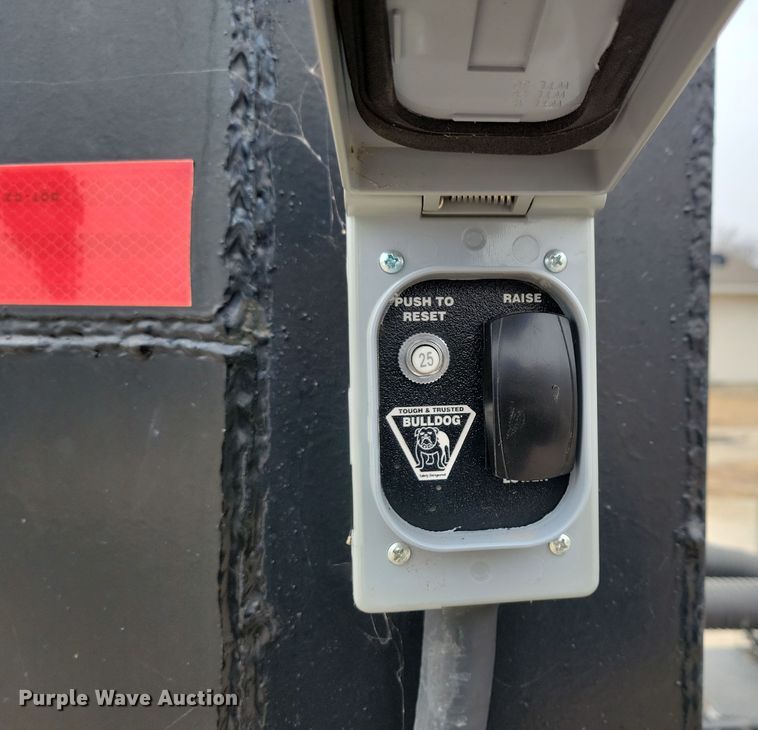 image for item DP5687 2014 JD Skiles Co. chemical mixing trailer