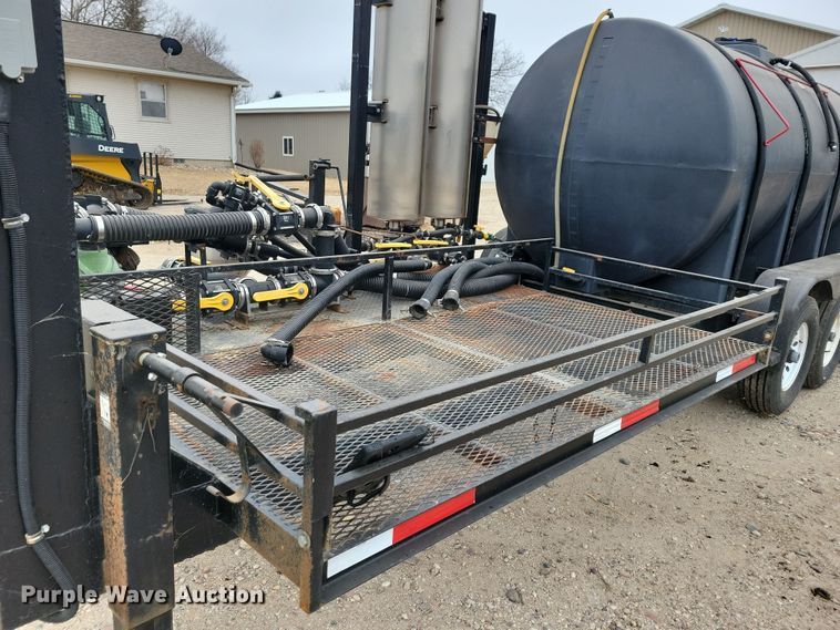 image for item DP5687 2014 JD Skiles Co. chemical mixing trailer