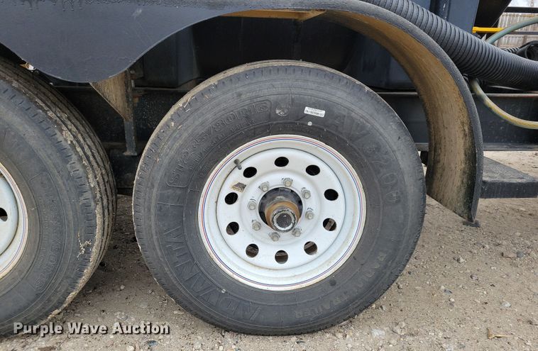 image for item DP5687 2014 JD Skiles Co. chemical mixing trailer