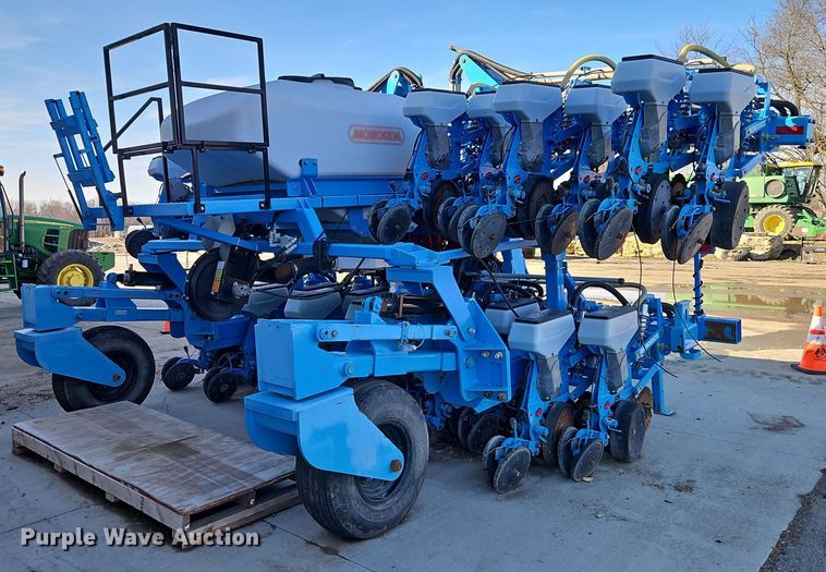 image for item DT7605 2014 Monosem NG Plus 4 twin row no-till planter