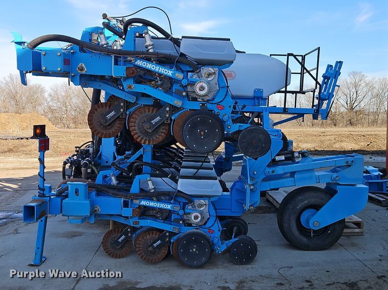 image for item DT7605 2014 Monosem NG Plus 4 twin row no-till planter