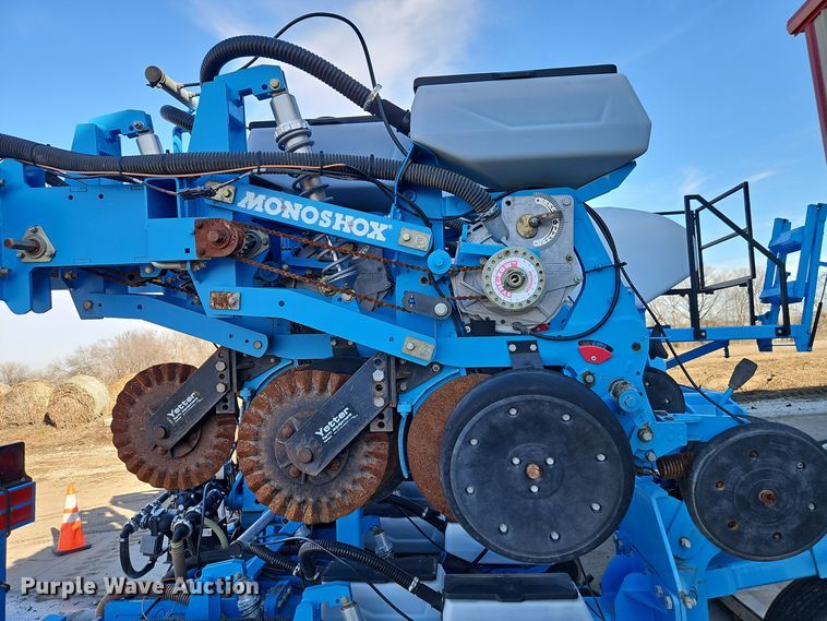 image for item DT7605 2014 Monosem NG Plus 4 twin row no-till planter