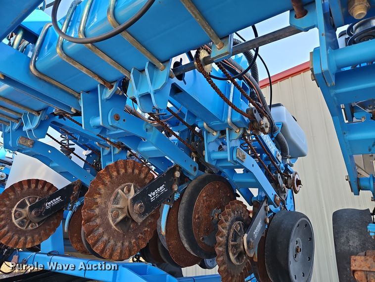 image for item DT7605 2014 Monosem NG Plus 4 twin row no-till planter