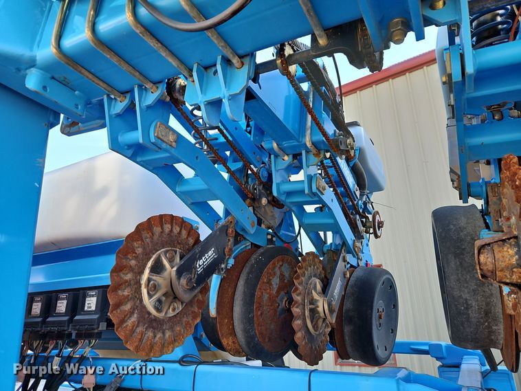 image for item DT7605 2014 Monosem NG Plus 4 twin row no-till planter