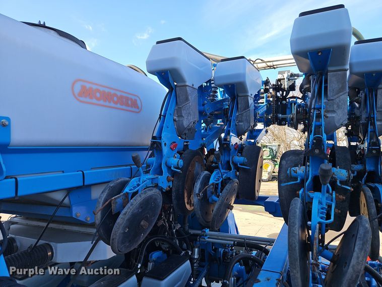 image for item DT7605 2014 Monosem NG Plus 4 twin row no-till planter