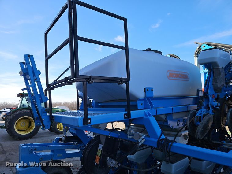 image for item DT7605 2014 Monosem NG Plus 4 twin row no-till planter