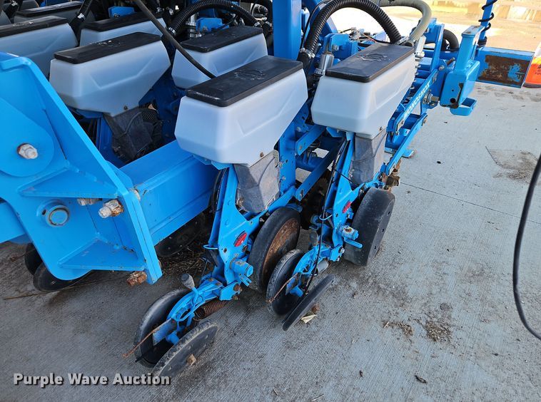 image for item DT7605 2014 Monosem NG Plus 4 twin row no-till planter