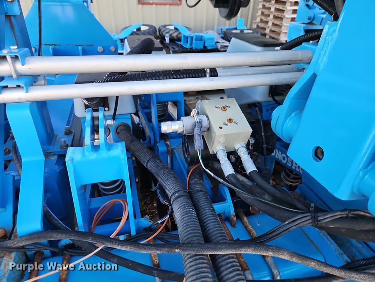 image for item DT7605 2014 Monosem NG Plus 4 twin row no-till planter