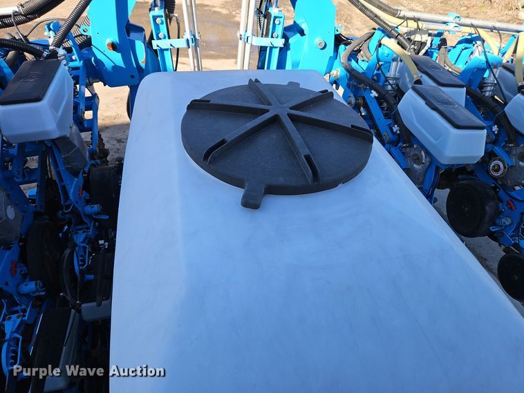 image for item DT7605 2014 Monosem NG Plus 4 twin row no-till planter