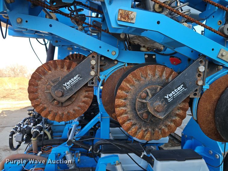 image for item DT7605 2014 Monosem NG Plus 4 twin row no-till planter