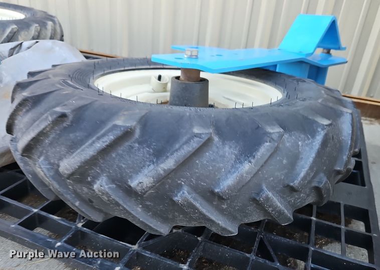 image for item DT7605 2014 Monosem NG Plus 4 twin row no-till planter