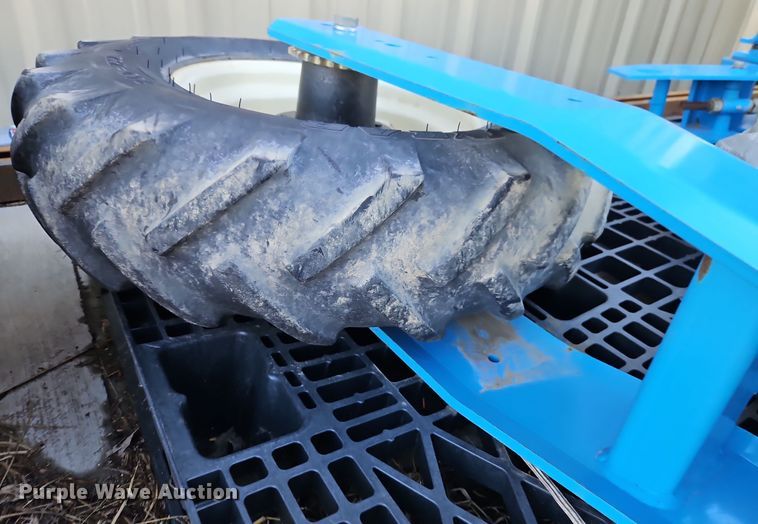 image for item DT7605 2014 Monosem NG Plus 4 twin row no-till planter