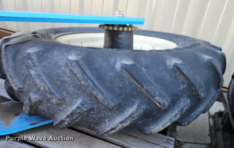 image for item DT7605 2014 Monosem NG Plus 4 twin row no-till planter