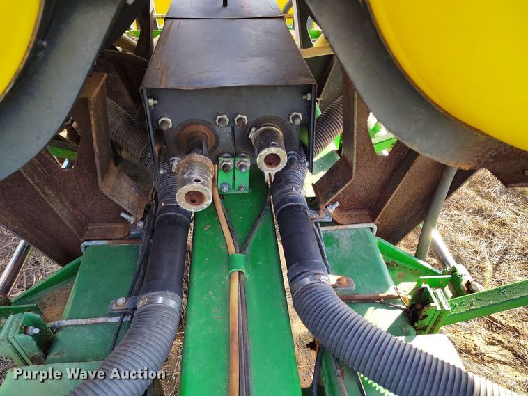 image for item DV6657 John Deere 1770 Conservation planter