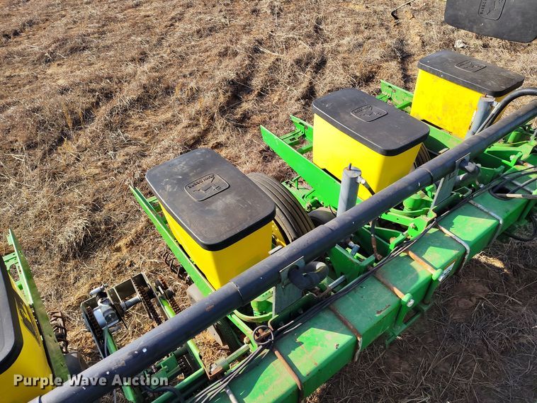 image for item DV6657 John Deere 1770 Conservation planter