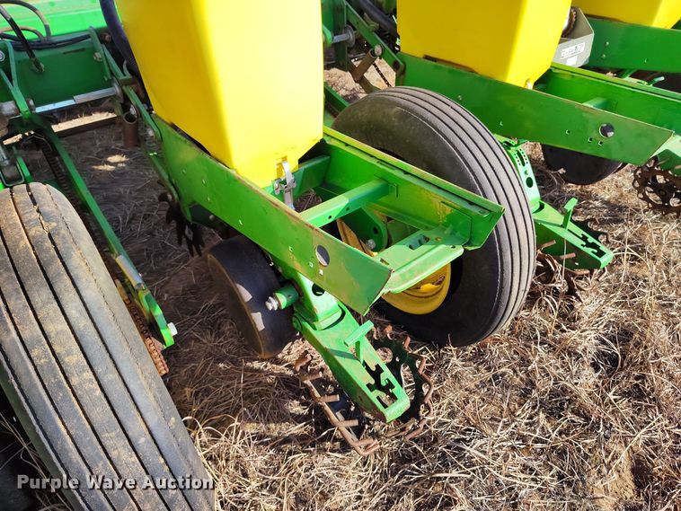 image for item DV6657 John Deere 1770 Conservation planter