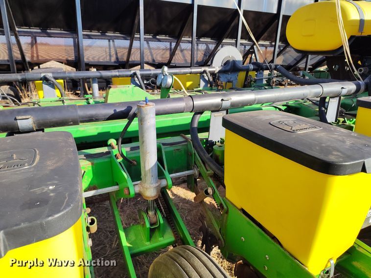 image for item DV6657 John Deere 1770 Conservation planter