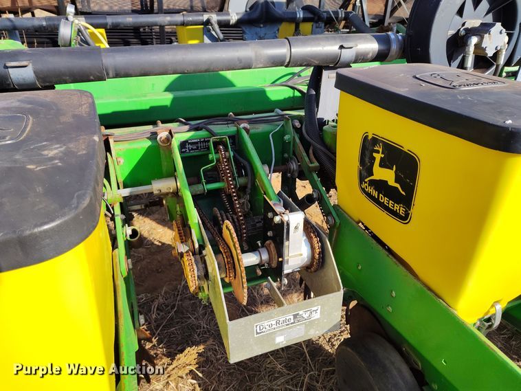 image for item DV6657 John Deere 1770 Conservation planter