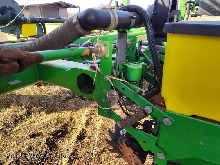 image for item DV6657 John Deere 1770 Conservation planter