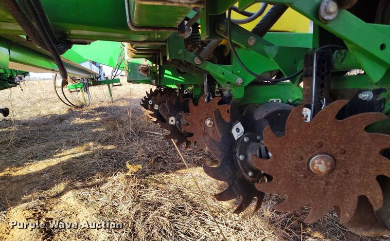 image for item DV6657 John Deere 1770 Conservation planter