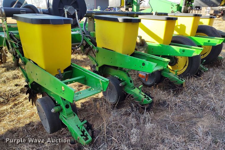 image for item DV6657 John Deere 1770 Conservation planter