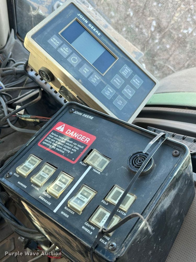 image for item DV6657 John Deere 1770 Conservation planter