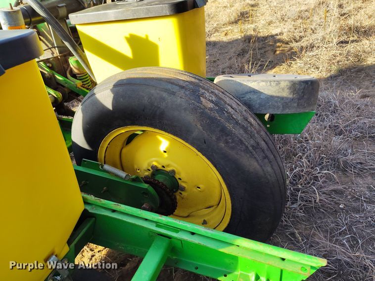 image for item DV6657 John Deere 1770 Conservation planter