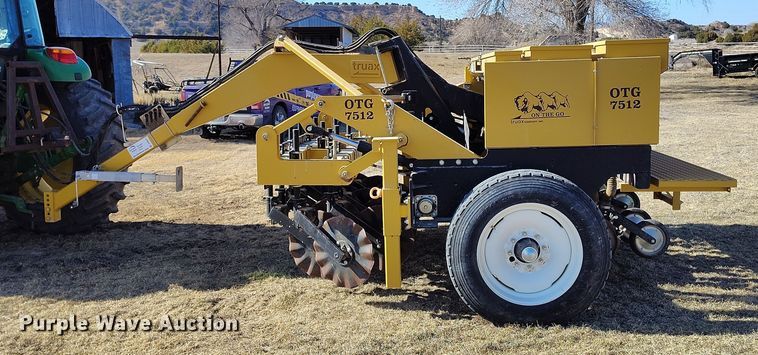 image for item DV6671 2013 Truax OTG 7512 twin row no-till grain drill