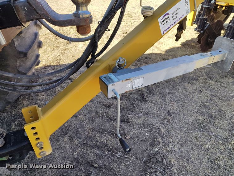 image for item DV6671 2013 Truax OTG 7512 twin row no-till grain drill