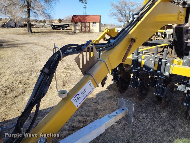 image for item DV6671 2013 Truax OTG 7512 twin row no-till grain drill