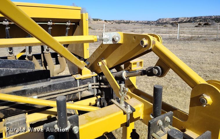 image for item DV6671 2013 Truax OTG 7512 twin row no-till grain drill