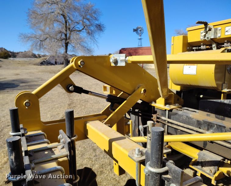 image for item DV6671 2013 Truax OTG 7512 twin row no-till grain drill