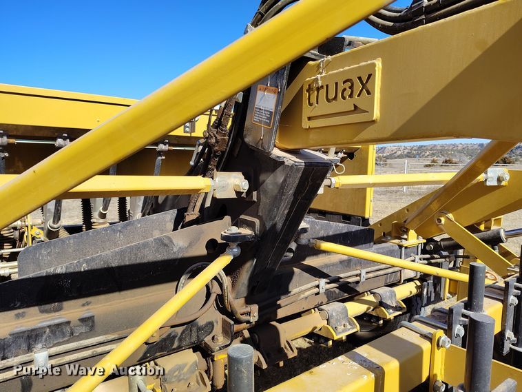 image for item DV6671 2013 Truax OTG 7512 twin row no-till grain drill