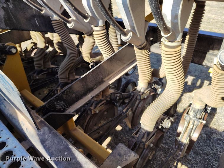 image for item DV6671 2013 Truax OTG 7512 twin row no-till grain drill